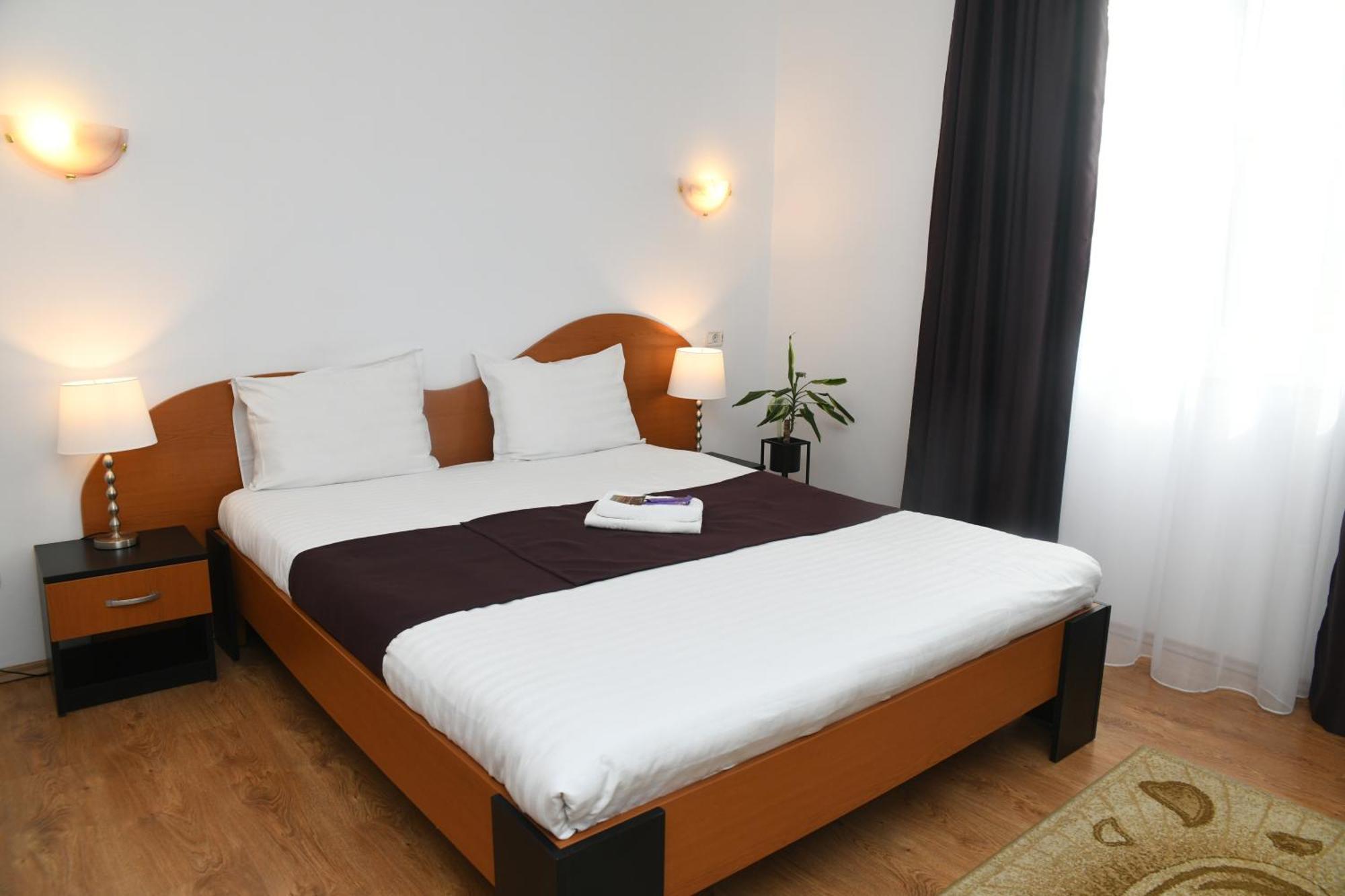 Pension Delia Gardens Timişoara Extérieur photo