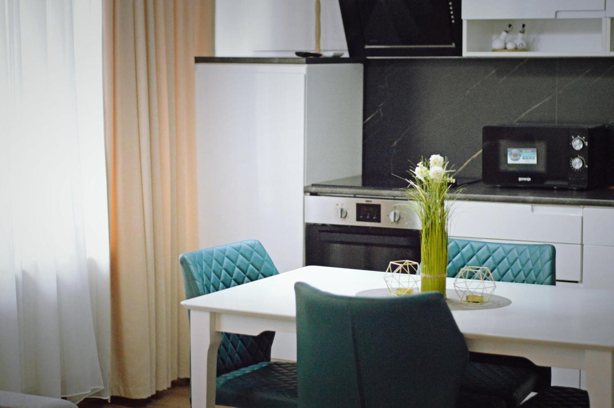 Pension Delia Gardens Timişoara Extérieur photo