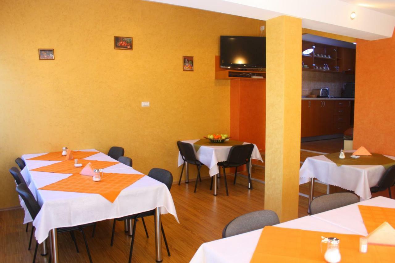 Pension Delia Gardens Timişoara Extérieur photo