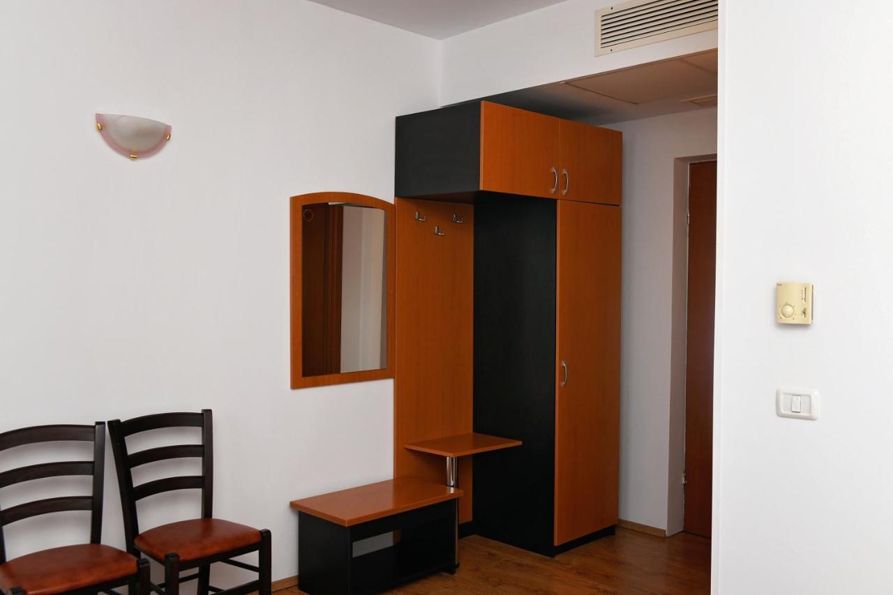 Pension Delia Gardens Timişoara Extérieur photo
